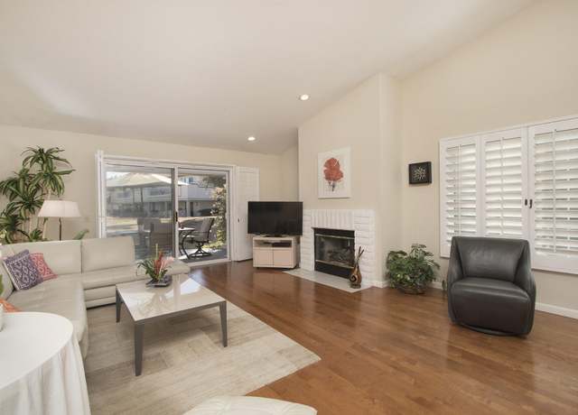 Property at 796 Montana Vista Dr, Palm Desert, CA 92211, 2 beds, 2.5 baths