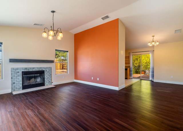 Property at 61480 Capilla Dr, Joshua Tree, CA 92252, 3 beds, 2 baths