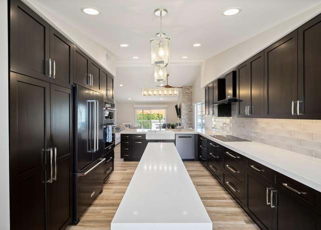 Property at 291 Vista Royale Cir W, Palm Desert, CA 92211, 3 beds, 2.5 baths