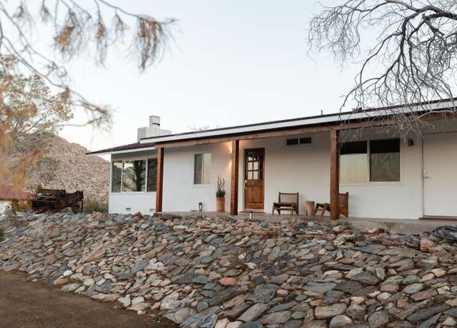 Property at 61877 Crest Circle Dr, Joshua Tree, CA 92252, 3 beds, 2 baths
