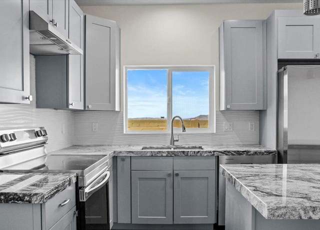 Property at 7608 Olympic Rd, Joshua Tree, CA 92252, 4 beds, 4 baths