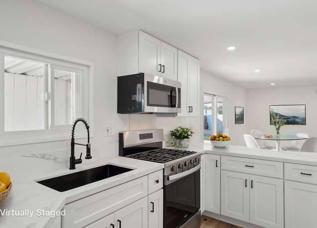 Property at 32585 Saint Andrews Dr, Thousand Palms, CA 92276, 2 beds, 2 baths