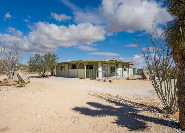 Property at 425 Deer Trl, Yucca Valley, CA 92284, 2 beds, 2 baths