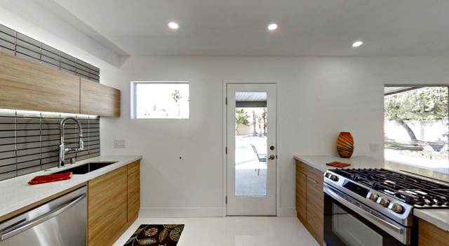 Photo of 1129 E Fuerte Cir, Palm Springs, CA 92262