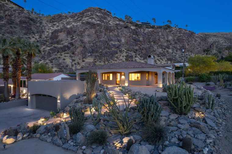 Photo of 2800 Cholla Pl Palm Springs, CA 92264