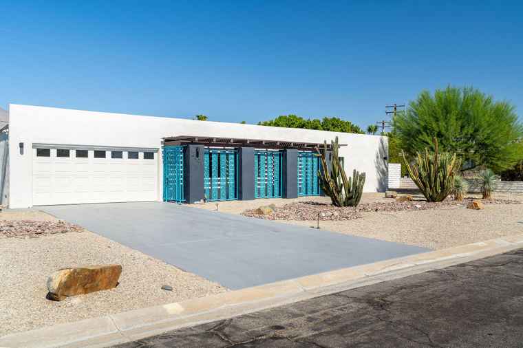 Photo of 2301 E Acacia Rd N Palm Springs, CA 92262