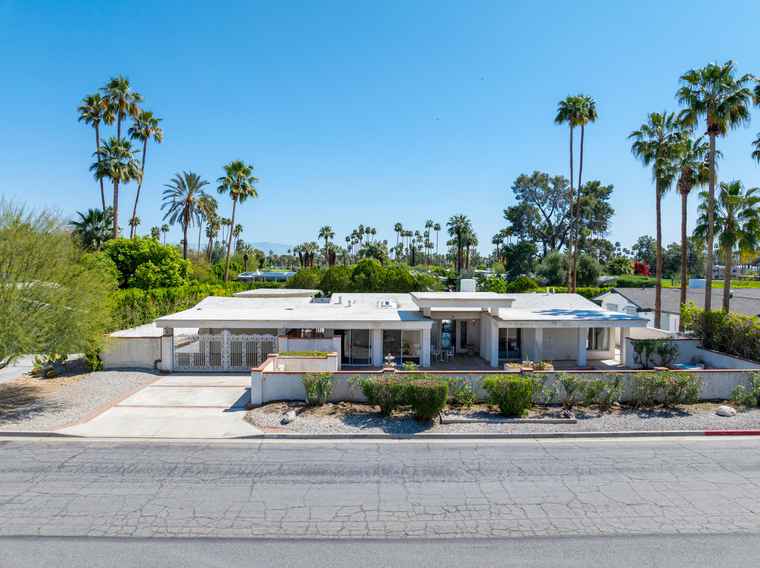 Photo of 2466 S Broadmoor Dr Palm Springs, CA 92264
