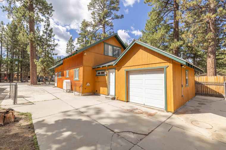 Photo of 605 Elysian Blvd Big Bear City, CA 92314