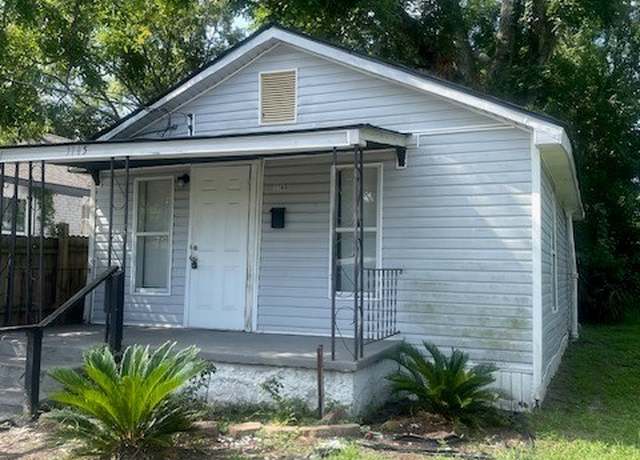 Property at 1145 Darwin St, Savannah, GA 31415, 2 beds, 1 bath