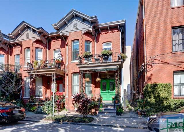 Property at 224 E State St, Savannah, GA 31401, 2 beds, 2.5 baths