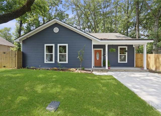 Property at 1221 E 68th St, Savannah, GA 31404, 4 beds, 3 baths