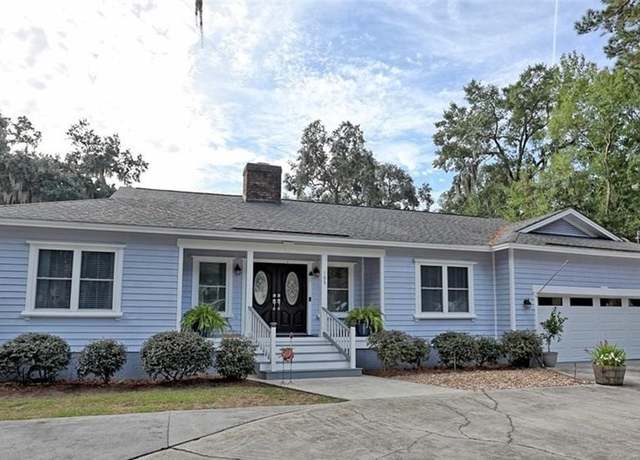 Property at 105 E Point Dr, Savannah, GA 31410, 4 beds, 3.5 baths
