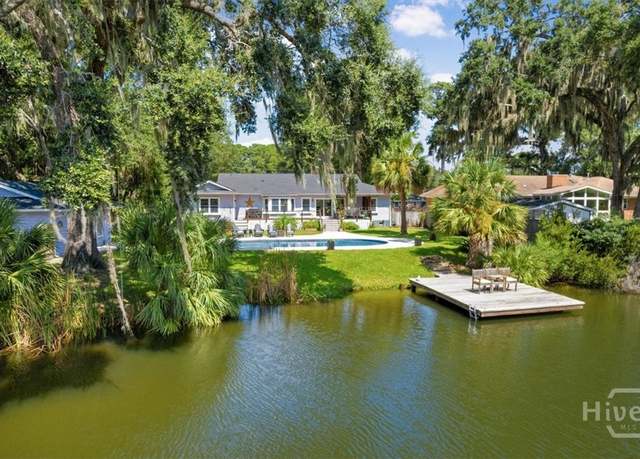 Property at 105 E Point Dr, Savannah, GA 31410, 4 beds, 3.5 baths