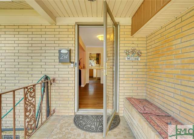 Property at 214 Oxford Dr, Savannah, GA 31405, 4 beds, 3.5 baths