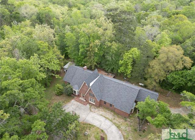 Property at 152 Lakeview Dr, Jesup, GA 31545, 3 beds, 3 baths