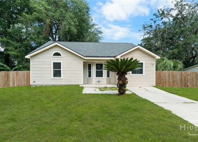 Property at 560 Oemler Loop, Savannah, GA 31410, 3 beds, 2 baths