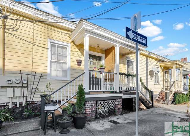Property at 534 E Huntingdon St, Savannah, GA 31401, 2 beds, 1 bath