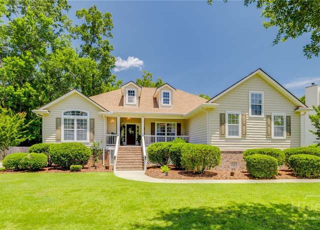 Property at 4 Lee Hall Dr, Savannah, GA 31419, 5 beds, 3 baths