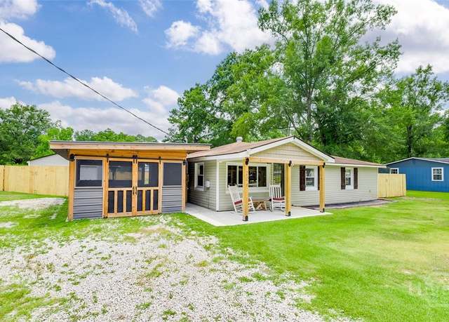 Property at 206 Ash St, Bloomingdale, GA 31302, 3 beds, 1 bath