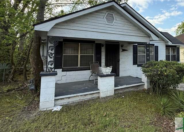 Property at 144 Fair St, Savannah, GA 31408, 3 beds, 1 bath
