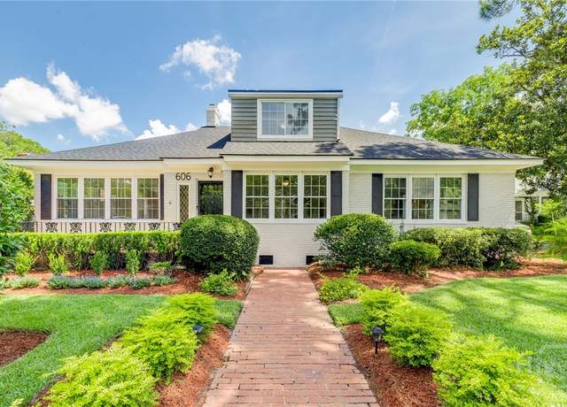 Property at 606 E 54th St, Savannah, GA 31405, 4 beds, 3 baths