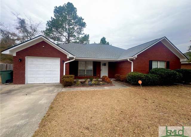 Property at 305 Clairemore Cir, Hinesville, GA 31313, 4 beds, 2 baths