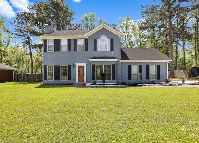 Property at 323 S Maple Dr, Hinesville, GA 31313, 3 beds, 2.5 baths