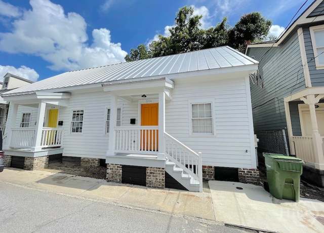 Property at 514-516 E Hall St, Savannah, GA 31401, 4 beds, 4 baths
