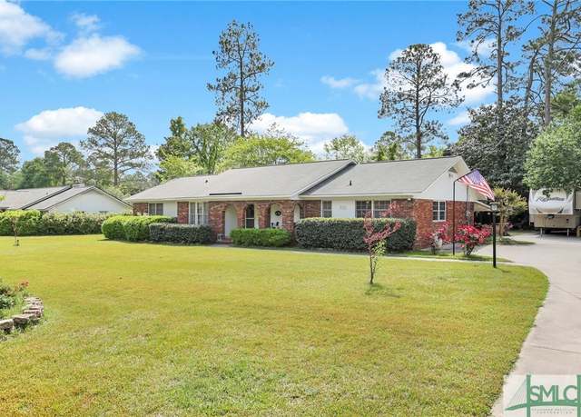 Property at 216 N Edgewood Dr, Statesboro, GA 30458, 4 beds, 3 baths