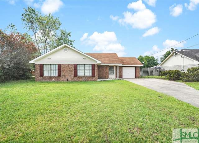 Property at 906 Highland Dr, Hinesville, GA 31313, 4 beds, 2 baths