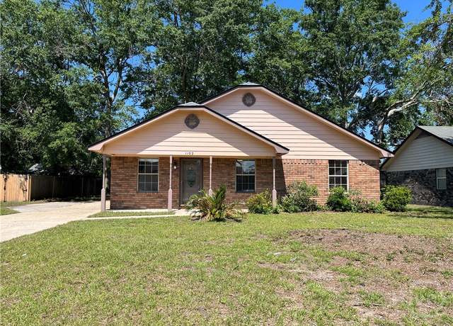 Property at 1102 Chapparal Cir, Hinesville, GA 31313, 3 beds, 2 baths