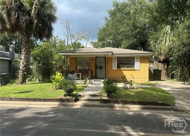 Property at 610 W 47th St, Savannah, GA 31405, 2 beds, 1 bath
