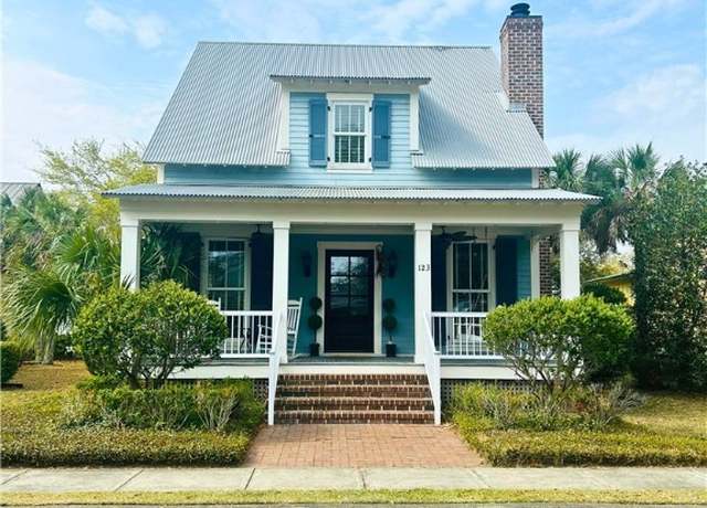Property at 123 Yellow Bluff Dr, Midway, GA 31320, 2 beds, 2.5 baths