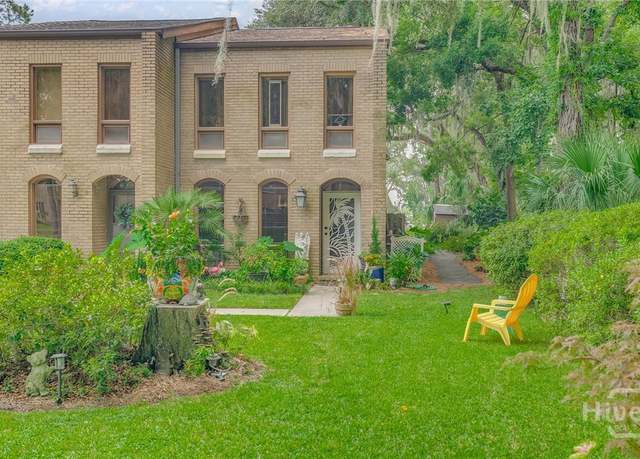 Property at 1 E 67th St #1, Savannah, GA 31405, 2 beds, 2.5 baths