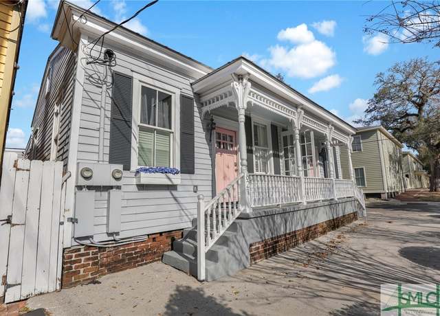 Property at 621 E Broad St, Savannah, GA 31401, 2 beds, 1 bath
