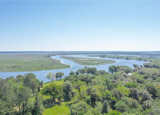 Property at 1231 Dublin Dr, Richmond Hill, GA 31324