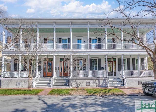 Property at 206 W Waldburg St, Savannah, GA 31401, 3 beds, 2.5 baths