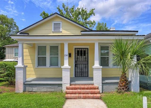 Property at 734 E 38th St, Savannah, GA 31401, 2 beds, 2.5 baths