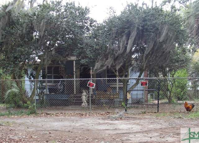 Property at 738 Kimball Ave, Savannah, GA 31405, 2 beds, 1 bath