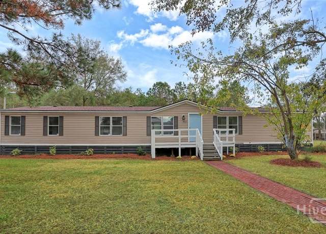 Property at 302 Mockingbird Dr, Springfield, GA 31329, 5 beds, 3 baths