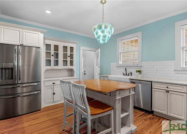 Property at 1527 E 50th St, Savannah, GA 31404, 3 beds, 1 bath