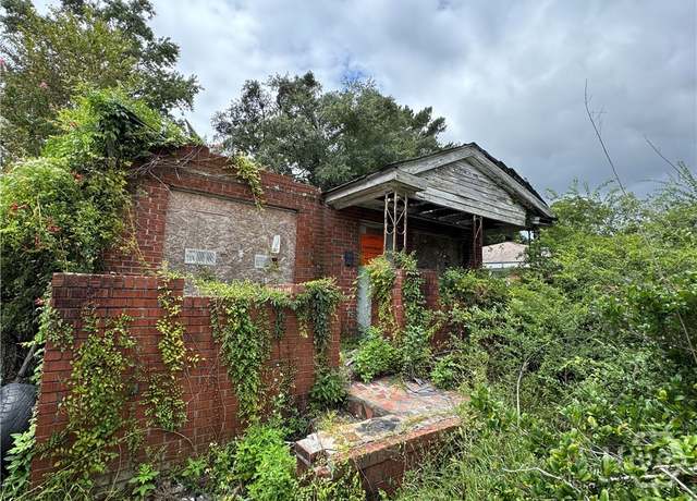 Property at 1217 W 42nd St, Savannah, GA 31415, 3 beds, 2 baths