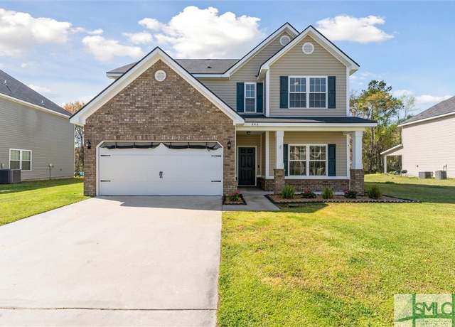 Property at 646 Red Oak Ln, Hinesville, GA 31313, 4 beds, 2.5 baths