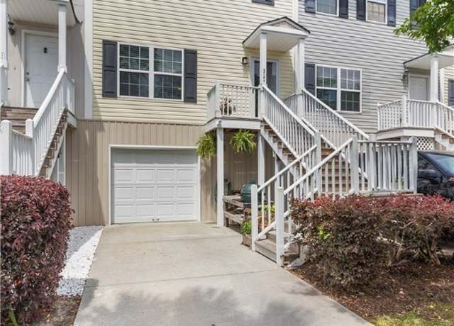 Property at 311 Laurel Oak Ln, Savannah, GA 31404, 3 beds, 2.5 baths