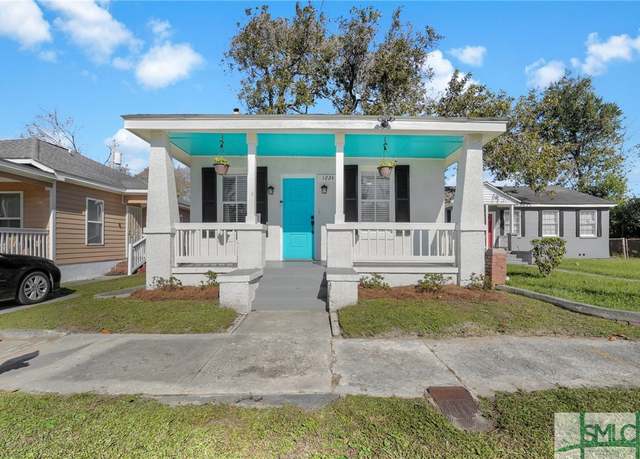 Property at 1224 E Waldburg St, Savannah, GA 31404, 2 beds, 1 bath
