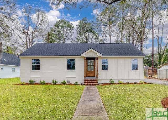 Property at 233 E Derenne Ave, Savannah, GA 31405, 3 beds, 2 baths