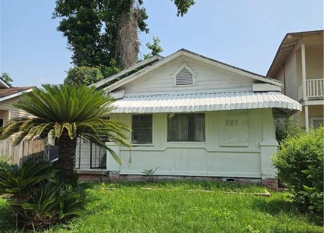 Property at 1018 W 45th St, Savannah, GA 31405, 3 beds, 1 bath