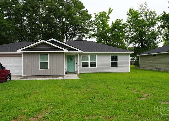 Property at 613 S Macon St, Ludowici, GA 31316, 3 beds, 2 baths