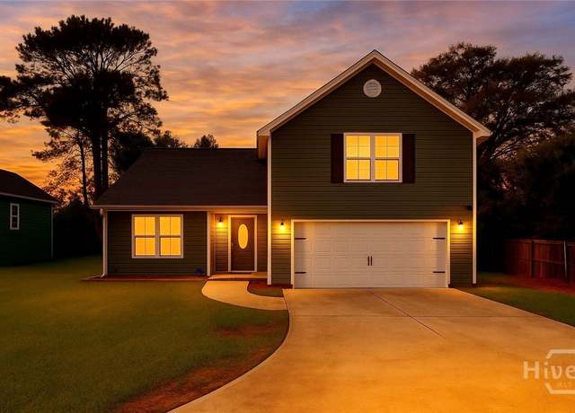 Property at 112 W 52nd St, Savannah, GA 31405, 4 beds, 2.5 baths