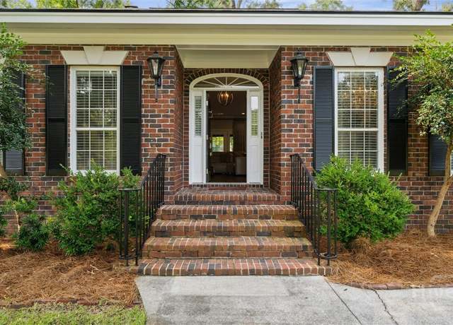 Property at 2 Dalry Ln, Savannah, GA 31419, 3 beds, 2.5 baths